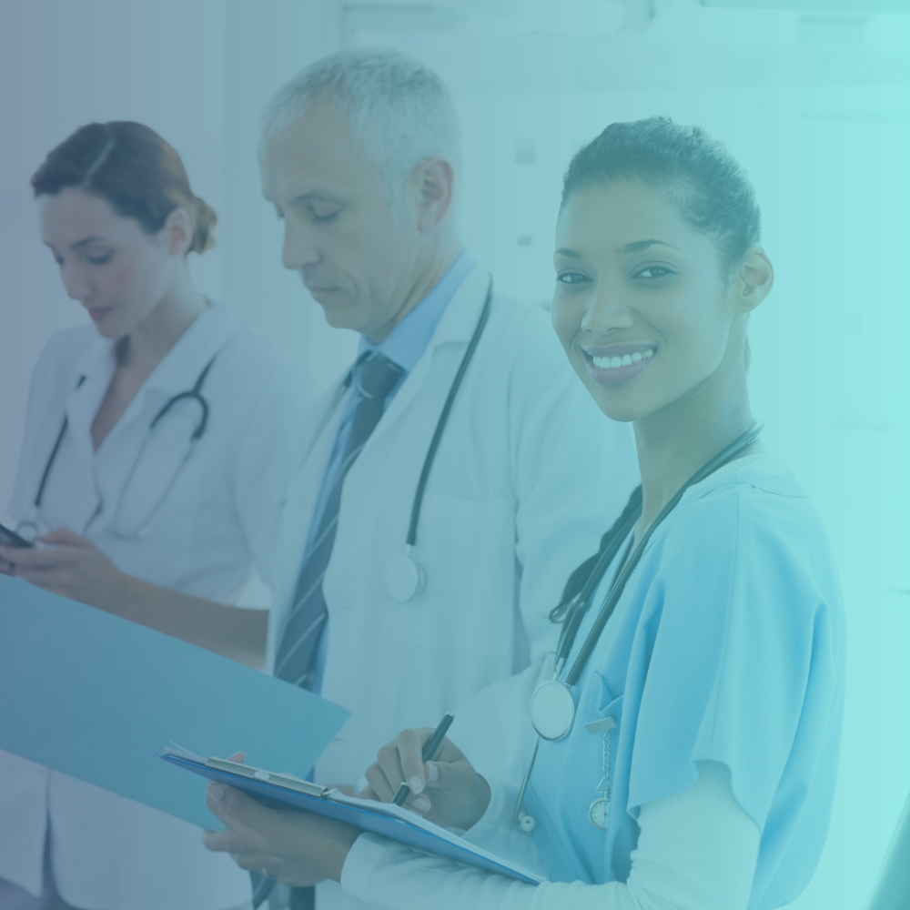 Descubra quais especialidades médicas têm menos profissionais no Brasil e veja onde estão as maiores oportunidades para sua carreira médica.